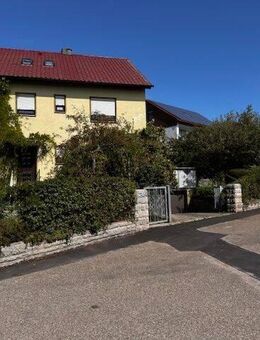 LAGE, LAGE, LAGE *** Ruhig gelegene Doppelhaushälfte in Sackgassenendlage *** 600 m² Oase - viel Platz - - Feuchtwangen