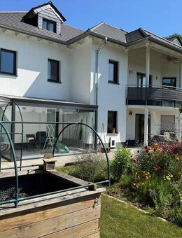 Repräsentatives Architektenhaus in bevorzugter Lage, Doppelgarage, großer Carport und Traum-Garten - Echternacherbrück