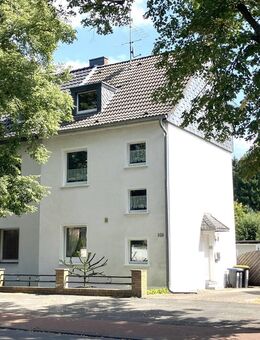 DHH mit großem Grundstück mit Wellnesseinrichtungen, 3 Garagen, 3 Stellplätzen - Duisburg