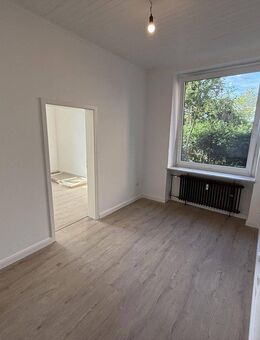 Frisch renovierte 1-Zimmer-Erdgeschoss-Wohnung mit Terrasse in Essen - Essen