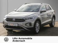 VW T-Roc, 1.5 TSI Life Life Allwetter, Jahr 2023 - Andernach