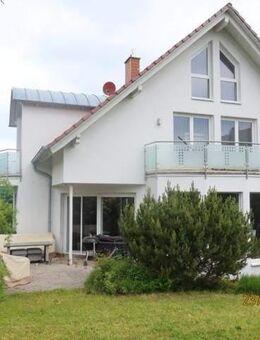 Waldmohr: Repräsentatives neuwertiges Anwesen mit viel Platz und Komfort - Waldmohr