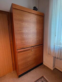 Schrank nach Hausauflösung zu verkaufen - Duisburg