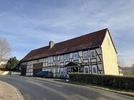 Ehemalige Hofstelle mit Scheune und Wiesenfläche in Trendelburg-Gottsbüren - Trendelburg