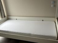 IKEA BETT WEISS 90 x 2.00m MIT LATTENROST UND NEUWERTIGER MATRATZE 3 X BENUTZT 50FP - Bergkamen