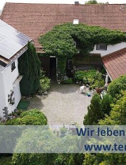 IDYLLISCH UND ROMANTISCHE 3-SEIT HOFSTELLE MIT FERIENWOHNUNG, TIERHALTUNG GEEIGNET - Witzmannsberg