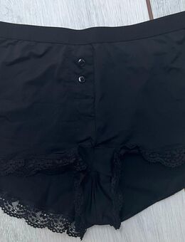 Höschen von Hunkemöller Gr. 38 schwarz mit Spitze - Vechta