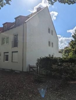 3 Parteien Reihenendhaus mit 5,5 % Rendite in Bremen Lesum! - Bremen