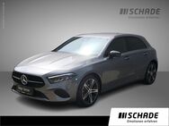 Mercedes A 180, Progressive Night, Jahr 2023 - Eisenach