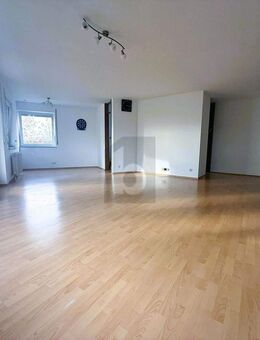 SCHÖNER, GROßZÜGIGER WOHNTRAUM IN RUHIGER LAGE - Göppingen