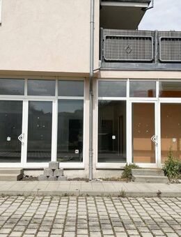 Gewerbeeinheit im Erdgeschoss mit 2 Zimmern und 2 Stellplätzen - Eisenberg (Thüringen)