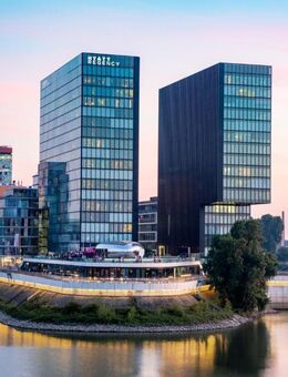 Freundschaftliche Kontakt - Düsseldorf