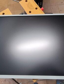 32" Monitor/TV Bildschirm Samsung und NEC Display ohne Fuß - Nümbrecht