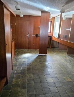 Großzügige 3 ZKB Wohnung mit 70er Jahre Charme - Ludwigshafen (Rhein)