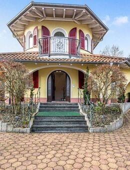 **Geräumige und moderne Villa in idyllischem Murg - 395 m² Wohnfläche, 4 Schlafzimmer, Terrasse & Balkon** - Murg