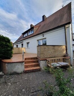 VERKAUFT! DHH. mit Charme und großem Garten! - Fürth