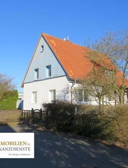 Keine Käuferprovision! EFH mit 2 modernen Wohneinheiten, Keller, 2 Garagen, Wohnmobilstellplatz - Osloß