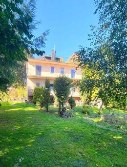 Exklusives Juwel - Villa 2500 qm parkähnliches Paradies mit Weitblick über Wiesen und Felder - Woppenroth