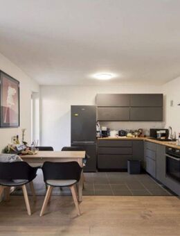 Stilvolle 2-Zimmer-Wohnung mit Balkon im Mauritiusviertel - voll möbliert & saniert - Köln