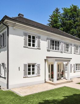 Lichtdurchflutete Familienvilla in klassisch-eleganter Architektur mit Pool - Gräfelfing