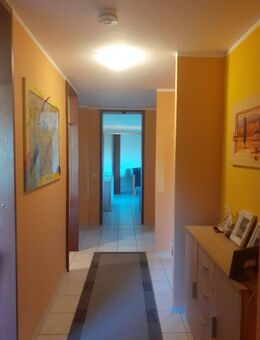 ***Groszügige 3 ZKB, Balkon u. Garage*** - Neuhofen