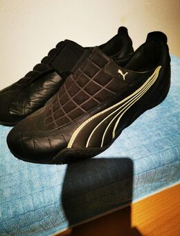 Hochwertige Puma Sneaker in schwarz in Größe 42 - München