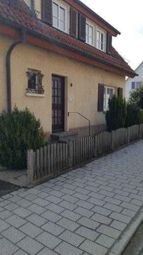 Älteres Haus teilw. möbiliert mit Terrasse, Garten, Garage, Werkstatt zu vermieten