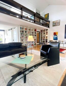 Freistehendes Einfamilienhaus mit großem Garten, Sonnenterrasse, Pool, Sauna und Doppelgarage - Arnsberg