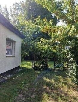 IMMOBERLIN.DE – Toplage! Behaglicher Bungalow mit Tiefgarage & Südgarten - Erkner