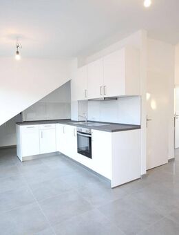 Moderne 2-Zimmer-Wohnung mit Einbauküche und Dachterrasse in Hürth-Efferen - Hürth