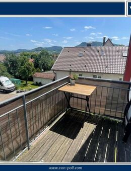 Dachgeschoss-Wohnung mit Fachwerk im Herzen von Heiningen - Heiningen (Baden-Württemberg)