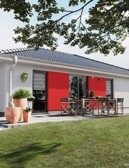 Bungalow statt Mietwohnung: Inkl. Sommerkomfort-Paket, PV-Aufdach-Kraftwerk & tollen Extras. Und jetzt seid Ihr dran ... - Stromberg