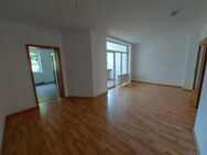 Toll geschnittene 3-Zi-Whg mit großem Balkon im 1.OG - Gera