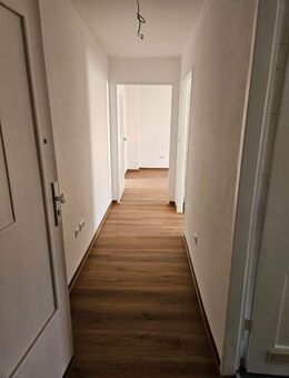 Umfangreich sanierte 2-Zimmer Wohnung mit Einbauküche, Erstbezug - Nürnberg