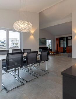 Penthouse mit vielen Highlights in Öhringen. Kurzfristig beziehbar - Öhringen