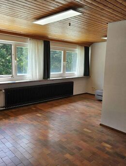 Großzügige 4-Zimmer-Dachgeschoss-Wohnung mit Balkon - Alfdorf