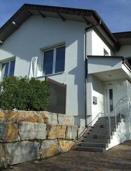 74821 MOS-Diedesheim: Wohn(t)raum fast ein Haus: Exklusive 5 Zi.-Maisonettewohnung mit großer Terrasse und Balkon in fantastischer Aussichtslage - Mosbach