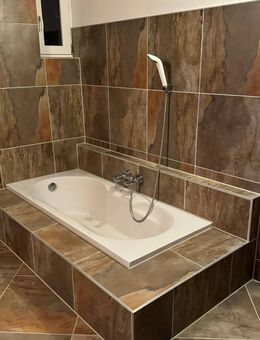 wunderschöne, ruhige 4 Zimmer Wohnung mit Garten, Terrasse, Wintergarten, 2 Bäder, Flüssiggas, direkt am Wald - Schwabach