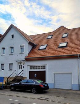 Attraktive Wohnung im Landhausstil in einem liebenswerten 3-Familienhaus, Veranda, Gartenanteile - Dettingen (Erms)