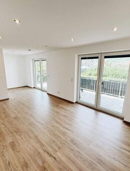 Lichtdurchflutete Wohnung mit Balkon (möbliert) - Eibelstadt