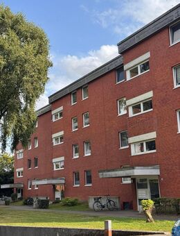 Top sanierte 2,5 Zimmer Wohnung mit moderner Einbauküche und Balkon in ruhiger Lage in Ruthenberg zu vermieten - Neumünster