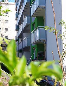 Nürnberg: Freie 3-Zi.Wohnung mit Balkon und Garage in S-Bahn, U-Bahn, Straßenbahn u. Innenstadt-Nähe - Nürnberg