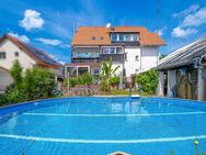 Viel Platz zum Leben -Zweifamilienhaus mit Wintergarten, Dachterrasse und Garten in Riedstadt - Riedstadt