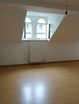 Gemütliche 2-Zimmer-Wohnung mit Einbauküche im Herzen von Reichenbach - Reichenbach (Vogtland)