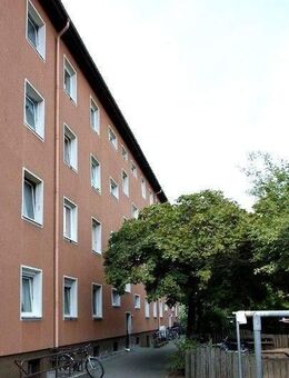 Helle, renovierte 3-Zimmer-Wohnung für Ihre kleine Familie - Nürnberg