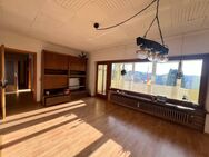 Ein-Zweifamilienhaus mit Garten und 2 Garagen in Ommersheim - Mandelbachtal