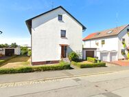 Ein charmantes Zweifamilienhaus mit großem Potenzial in Neustadt bei Coburg - Neustadt (Coburg)