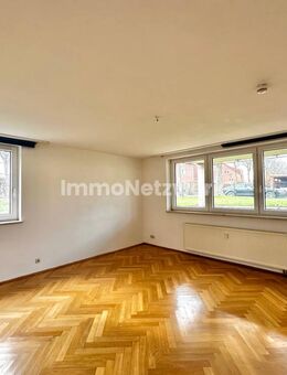 Helle und gemütliche 2-Zimmer Souterrain-Wohnung mit Parkett, EBK im beliebten Kiessee-Karree, frei - Göttingen