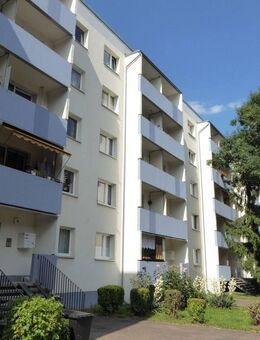 * Vier-Raum-Wohnung * Renovierungsbedarf * sofort * - Halle (Saale)