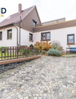 Ruhe und Komfort: Einfamilienhaus mit großzügigem Grundstück und idyllischem Garten in Saalfeld - Saalfeld (Saale)